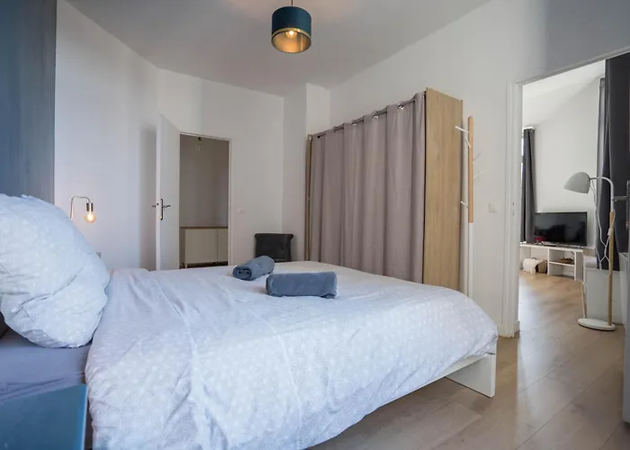 Charming City Center Flat