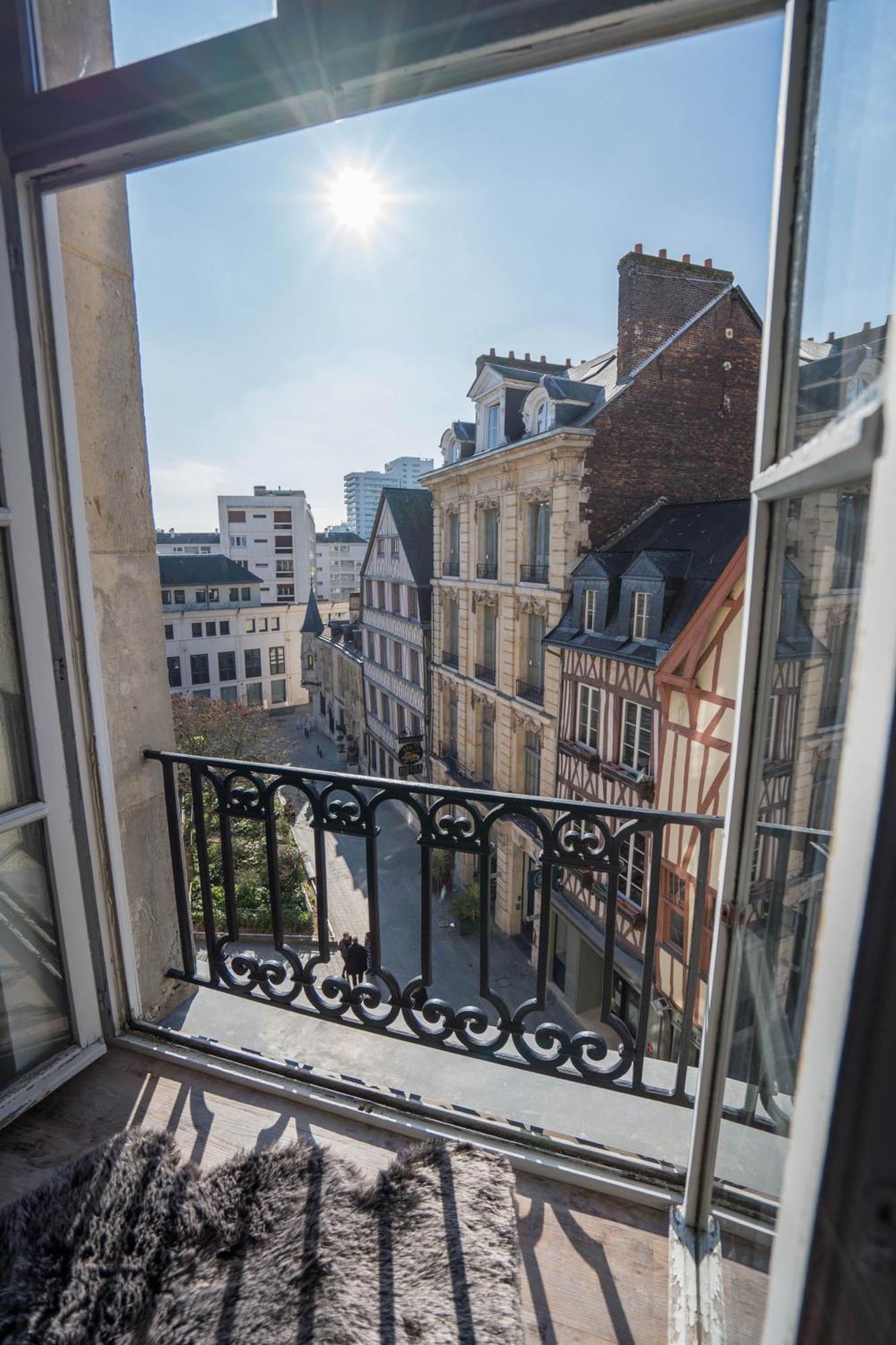 Charming Center Flat Rouen